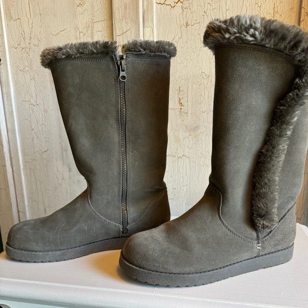 TARGET Suede Leather Faux Fur Trim Gray Winter Insulated Zipper Boots women sz 9